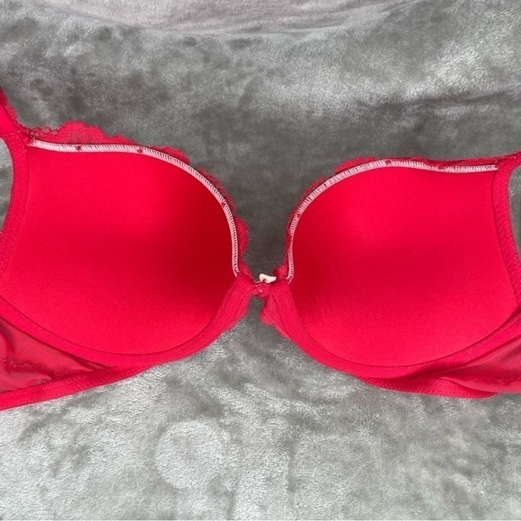 Victoria's Secret Body by Victoria Push-Up Bra Red Lace Padded Size 32D - Picture 4 of 7